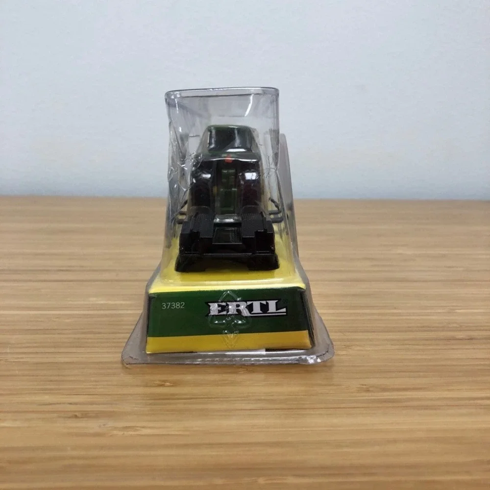 ERTL John Deere Hauler Semi and Tractor 1/64 Kids Silver Green 37382 Diecast